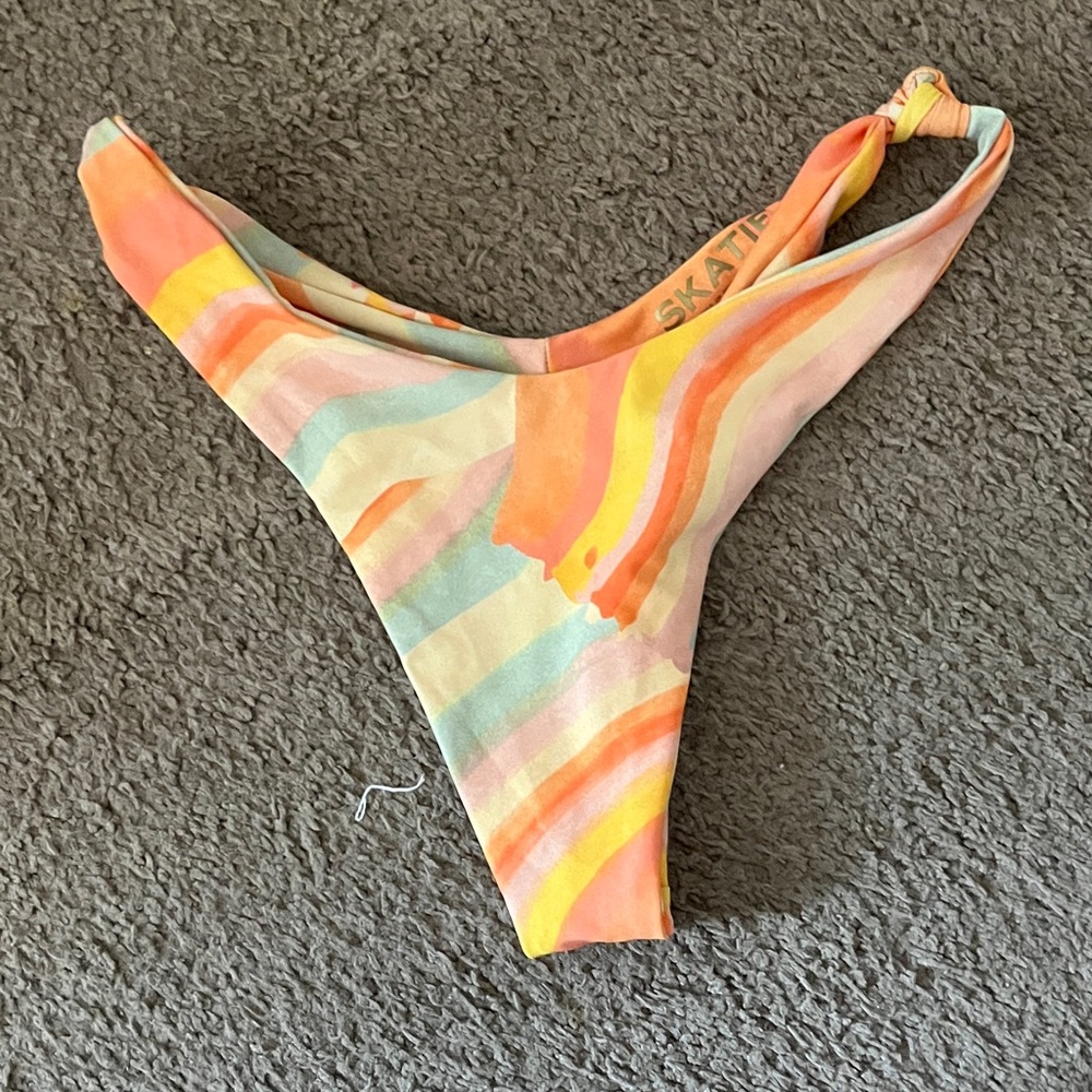 Skatie Suzanne bikini bottom size small